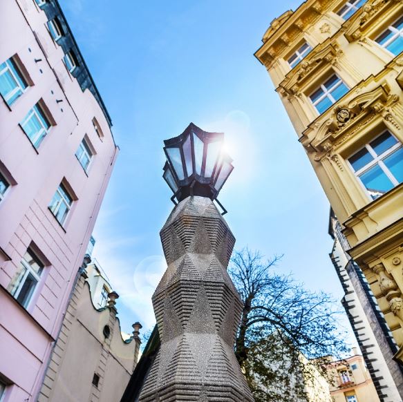Кубистский фонарь в Праге